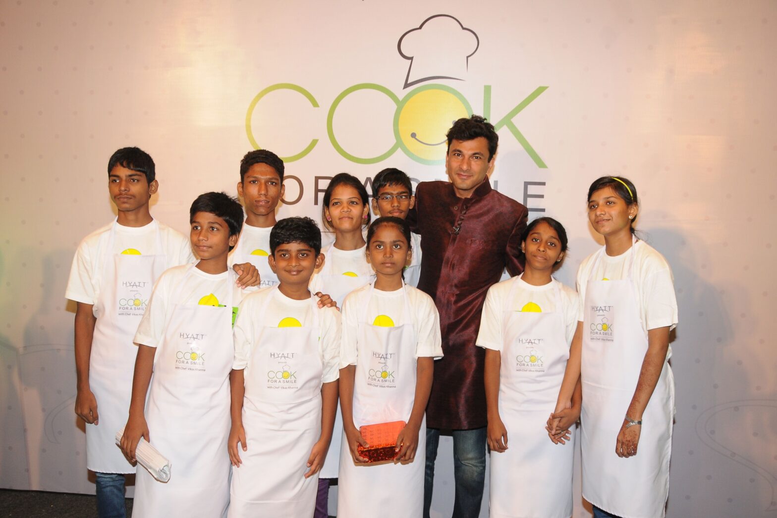 Let us nourish everyone – with food, love and care!
