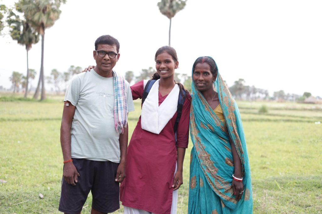 Bihar scholarship girl with her family