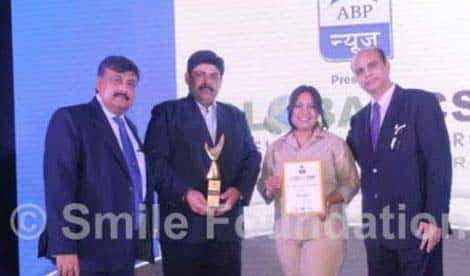 Smile Foundation receives the ‘Global CSR Excellence & Leadership Award 2014’