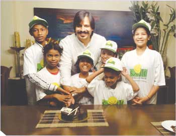 Vivek Oberoi celebrates birthday with Smile kids