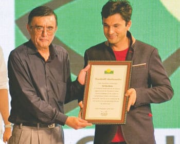 Chef Vikas Khanna joins 'Nutrition for Better Literacy' Campaign